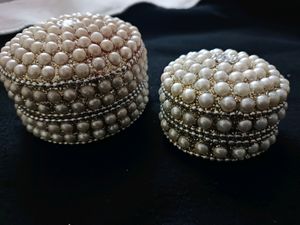 Two White Pearl Box