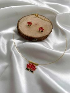 Lotus Charm Invisible Necklace