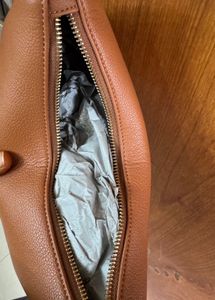 Vintage-style Shoulder Bag