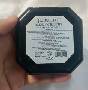 HUDA Beauty Highlighter