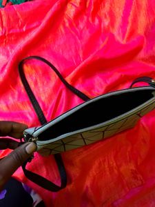 CUTE SLING BAG
