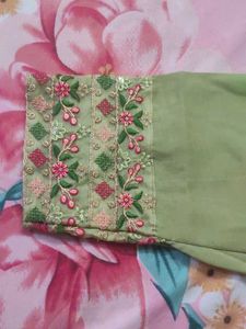 Embroidered Green Leggings