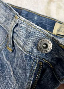 WRANGLER LIGHT BLUE RELAXED STRAIGHT FIT JEANS 32