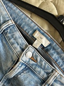 H&amp;M STRAIGHT FIT JEANS