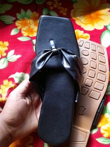 Black Flasts Sandals