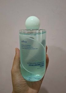 Isntree Hyaluronic Acid Toner