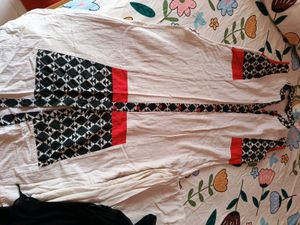 Selling Sleeveless Kurta Set