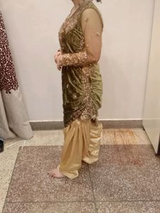 Women Ethnic Partywear Velvet Kurtie