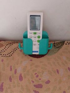 remote stand with double tape
