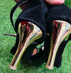 Chic Black Heels with Bow Detail