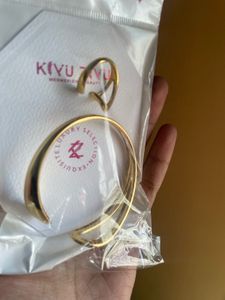 Kivu Zavu Gold Tone Earring Set
