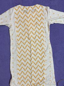 Elegant White Embroidered Kurta