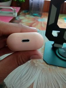 Peach Wireless Earbuds