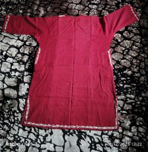 Red🔴Perfection: Embroidered Kashmiri Feran