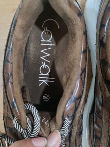 New Catwalk Brown Sneakers UK 3, Eu 36. 22 Cms