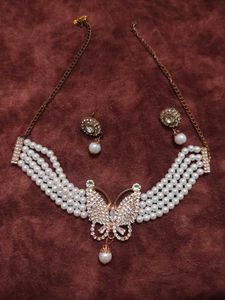 Pearl Butterfly Necklace Set