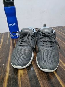 Very Sleek And Nice Shoes. Amazing Condition