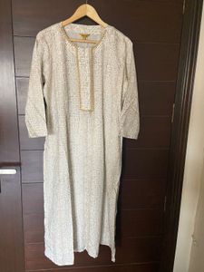 Global Desi Embroidered Neck Kurta ( L)