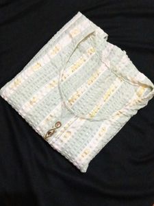 Elegant Kurta with Delicate Detailing