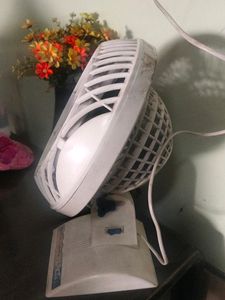 Bajaj Table Fan...........Bbbm