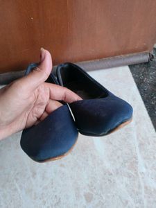 Navy Blue Vintage Pumps
