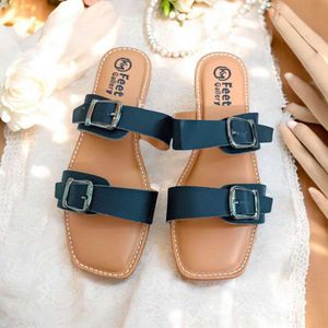 Women's Feet Gallery Black Sandals