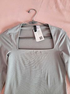 H&amp;M Long Sleeve Square Neck Top / Size-S