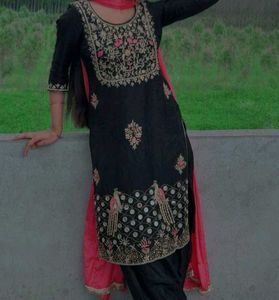 Embroidered Kurta Set