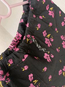 Black Colour Ladies Short Pant