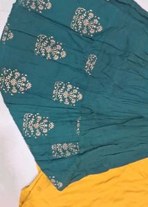 Kurti Ka 2 Pes H Plaza K Sath