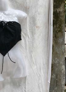 46259. Black Tie-Up Crop Top