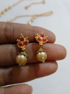 Beautiful Necklace Set Golden Red Stone