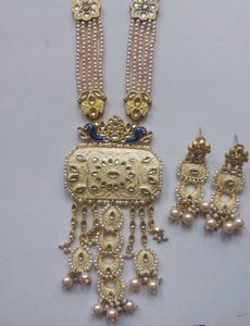 Elegant Kundan Necklace & Earring Set