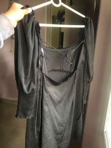 H&amp;m Black Bodycon Back Knot Dress