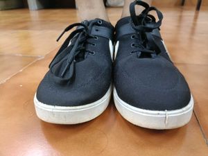 Black Sneakers