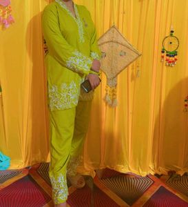 Elegant Green Embroidered Kurta Set