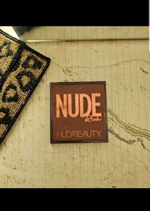 Huda Beauty Combo Nude Rich + Medium Palette