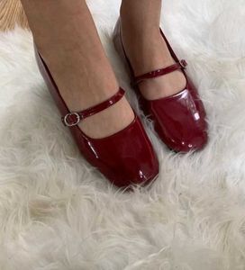 Mary Jane Shoes/Ballerina Flats