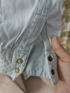 Levi&#39;s Denim Shirt