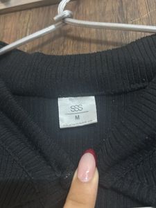 Keyhole Neck Top