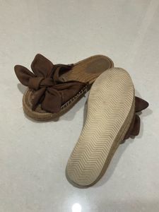 H&amp;M Brown Bow Platform Slides