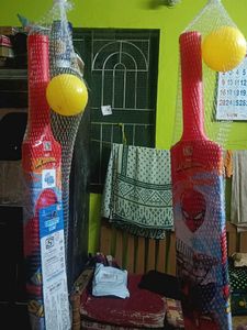 New king krab Marvel Spiderman Cricket Set