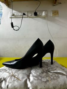 SALE 🔥 Black Pumps