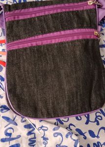 Sling Bags Of Combo Colours, 🟣 And 🔵 With 4 Big Compartments With 1 Small Compartment Also With Adjustable Straps Zips At Good Condition Material Is Soft And Flexible