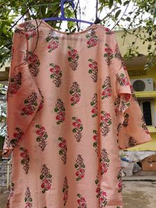 Hello Friends👭👬 This Is Total New Top Just Arrived Size 44  With Beutiful Orange 🟠 Clr With Gotta Patti Wiyhout New TG So Putting In Like New But Total New Only Cash Excellent👍 Top