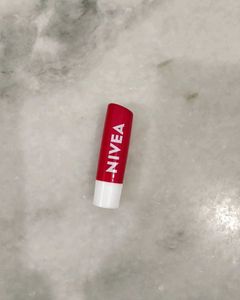 Nivea Cherry Shine Tinted Lipbalm