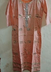 Women&#39;s Pink Ethnic Motif Embroidered Chiffon Suit