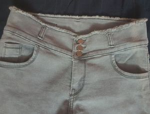 ✨️✨️Price Drop✨️✨️ Slim Fit Ankle Length Jeans