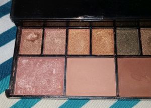 Cute Shimmery Eyeshadow Pallette