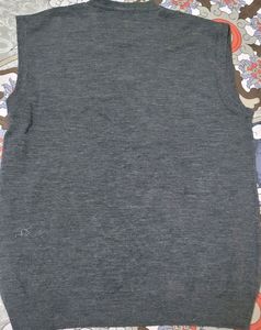 Grey coloured sweater